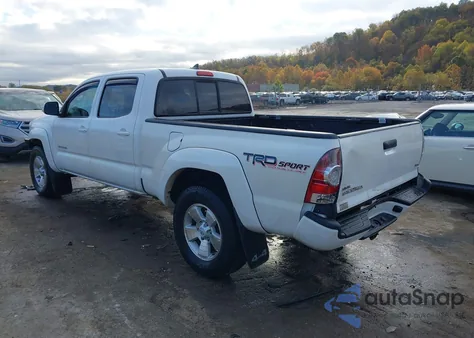 2015 Toyota Tacoma Base V6 z USA, uszkodzony, nr VIN 3TMMU4FN0FM082575